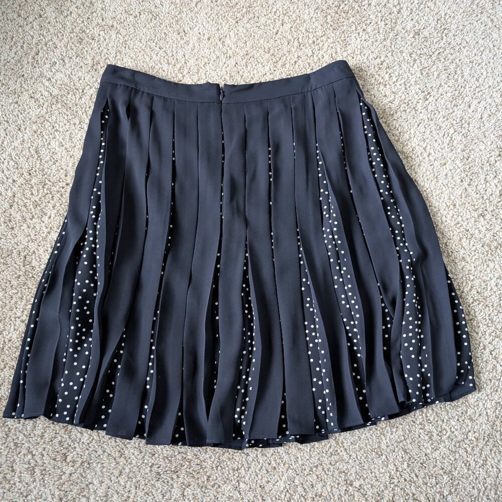 NWOT navy Banana Republic pleated skirt, 12 Tall (12T)